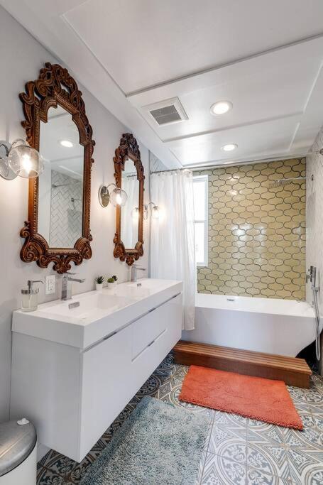 Trendy Fairmount Gem-5 Star Location, Roof Deck, Parking, Gr8 For Families Apartamento Filadélfia Exterior foto