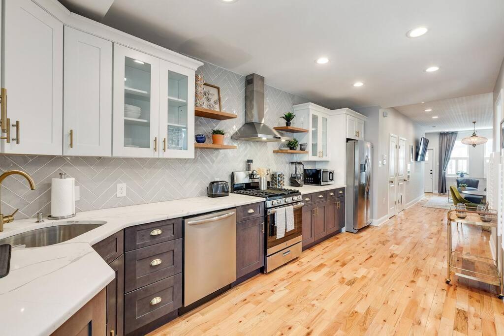 Trendy Fairmount Gem-5 Star Location, Roof Deck, Parking, Gr8 For Families Apartamento Filadélfia Exterior foto
