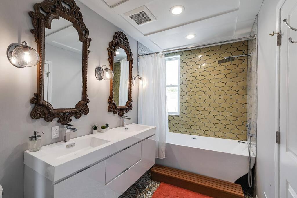Trendy Fairmount Gem-5 Star Location, Roof Deck, Parking, Gr8 For Families Apartamento Filadélfia Exterior foto